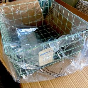 13” Teal/Aqua Wire Bin